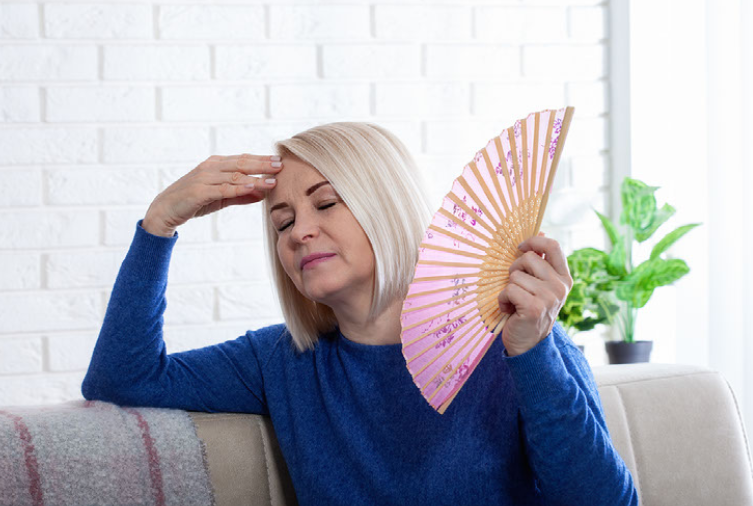 Hot flashes, night sweats at onset of menopause may indicate lower cardiovascular risk